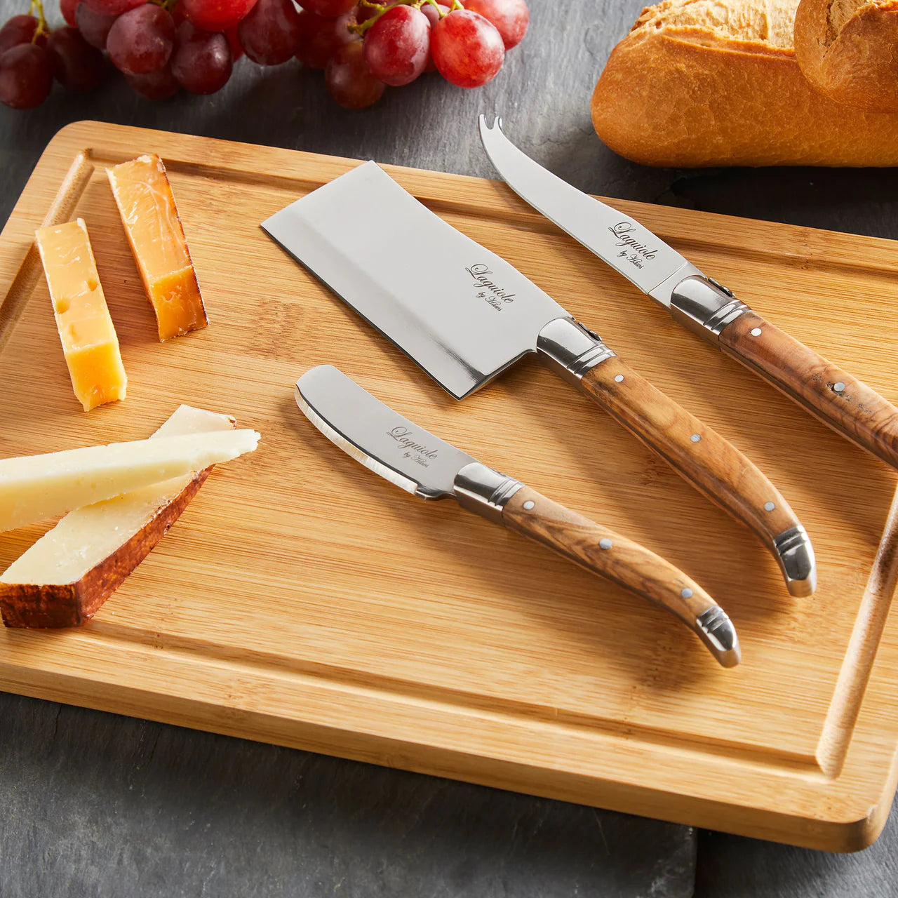 Käse-Set mit 3 Messern und Schneidebrett